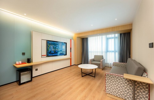 Wujiang Hotel | Holiday Inn Express Suzhou Fenhu by IHG