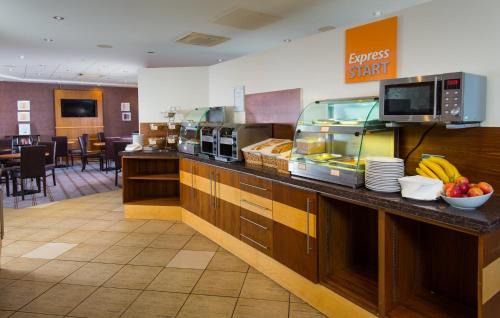 Swindon Hotel | Holiday Inn Express Swindon City Centre by IHG