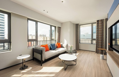 Jiaojiang Hotel | Holiday Inn Express Taizhou City Center by IHG