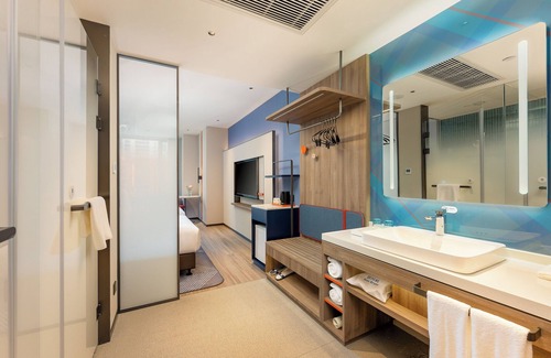 Jiaojiang Hotel | Holiday Inn Express Taizhou City Center by IHG