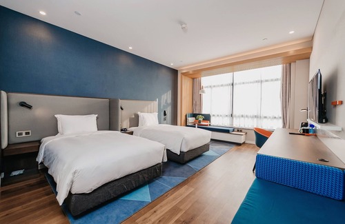 Jiaojiang Hotel | Holiday Inn Express Taizhou CMC by IHG