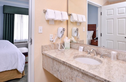 Temple Terrace Hotel | Holiday Inn Express Tampa N I-75 - University Area by IHG