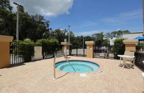 Temple Terrace Hotel | Holiday Inn Express Tampa North Telecom Park by IHG