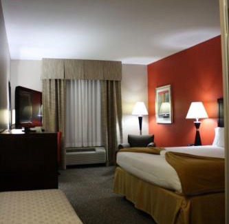 Bedford Hotel | Holiday Inn Express Toledo North by IHG