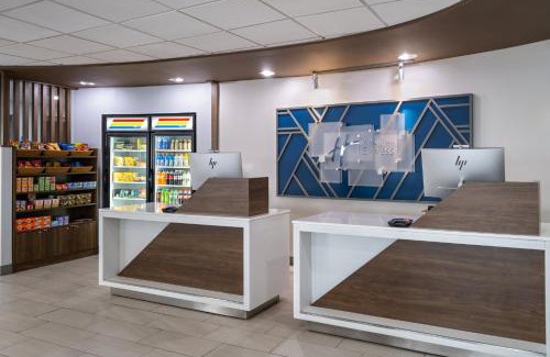 Bedford Hotel | Holiday Inn Express Toledo North by IHG