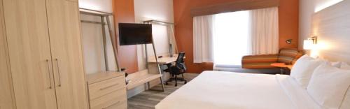 Oregon Hotel | Holiday Inn Express Toledo-Oregon by IHG