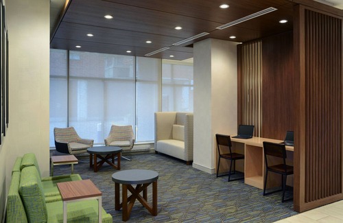 Old Town Hotel | Holiday Inn Express Toronto - Downtown by IHG