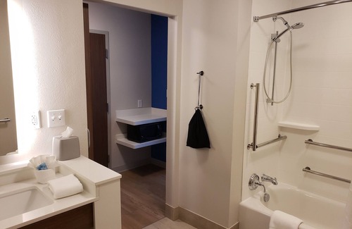 Brigham City Hotel | Holiday Inn Express & Suites Brigham City - North Utah by IHG