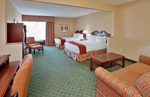 Cape Girardeau Hotel | Holiday Inn Express Hotel & Suites Cape Girardeau I-55 by IHG