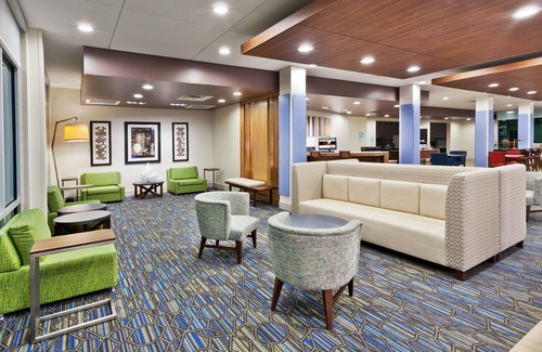 Cartersville Hotel | Holiday Inn Express & Suites Cartersville by IHG