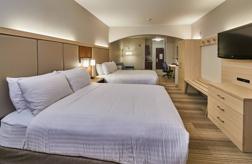 Central Point Hotel | Holiday Inn Express Hotel & Suites Medford-Central Point by IHG