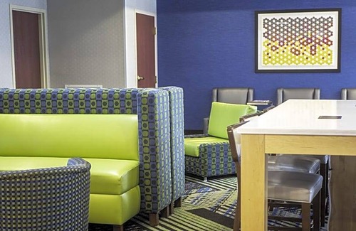 Concord Hotel | Holiday Inn Express Hotel & Suites Charlotte-Concord-I-85, an IHG Hotel