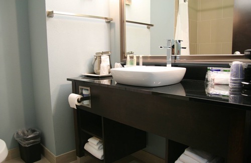Central City Hotel | Holiday Inn Express and Suites Corpus Christi North by IHG
