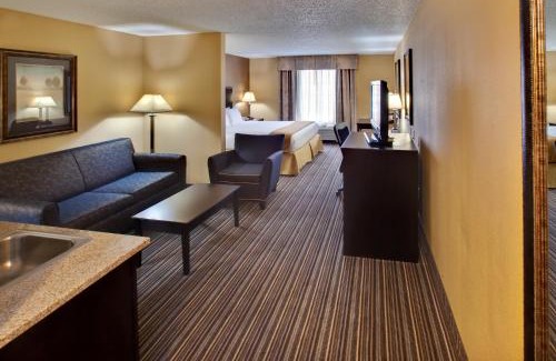 Council Bluffs Hotel | Holiday Inn Express Hotel & Suites Council Bluffs - Convention Center Area by IHG