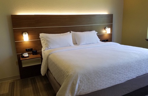 Daytona Beach Hotel | Holiday Inn Express Daytona Beach - Speedway, an IHG Hotel