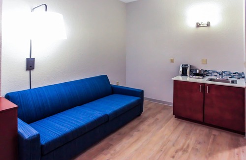 Daytona Beach Hotel | Holiday Inn Express Daytona Beach - Speedway, an IHG Hotel