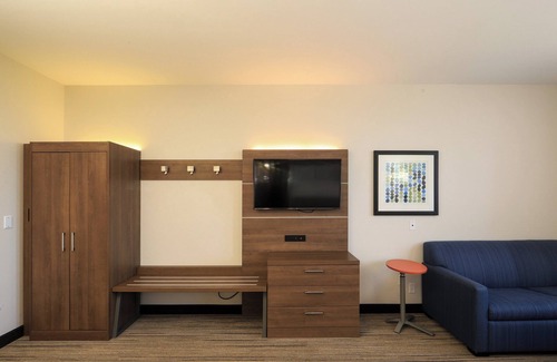 Grand Island Hotel | Holiday Inn Express Grand Island - Niagara Falls by IHG