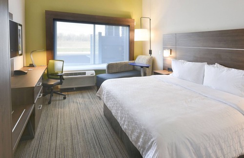 Madisonville Hotel | Holiday Inn Express & Suites Madisonville by IHG
