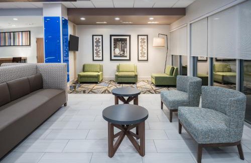 Missouri City Hotel | Holiday Inn Express & Suites- Sugar Land SE - Missouri City by IHG