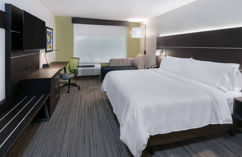 Missouri City Hotel | Holiday Inn Express & Suites Sugar Land SE - Missouri City by IHG