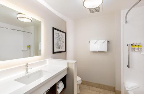 Moreno Valley Hotel | Holiday Inn Express & Suites - Moreno Valley - Riverside by IHG