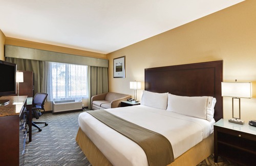 Morgan Hill Hotel | Holiday Inn Express Hotel & Suites San Jose-Morgan Hill, an IHG Hotel