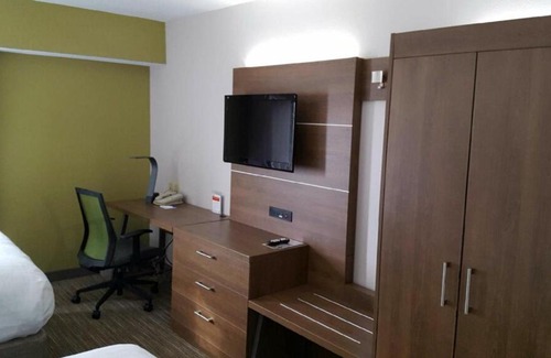 Alverton Hotel | Holiday Inn Express Mount Pleasant- Scottdale by IHG