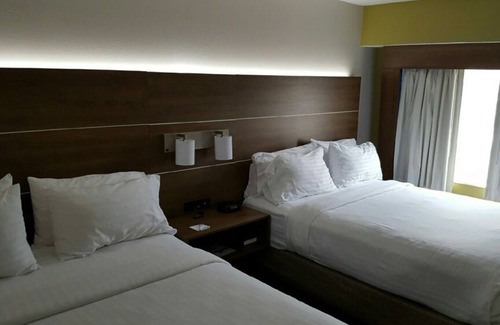 Alverton Hotel | Holiday Inn Express Mount Pleasant-Scottdale by IHG