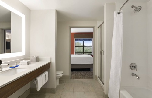 Charleston Hotel | Holiday Inn Express & Suites Mt. Pleasant by IHG