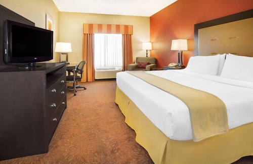 Muncie Hotel | Holiday Inn Express & Suites - Muncie, an IHG Hotel