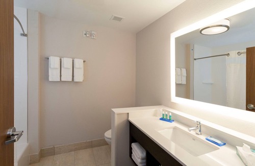Nebraska City Hotel | Holiday Inn Express and Suites Nebraska City by IHG