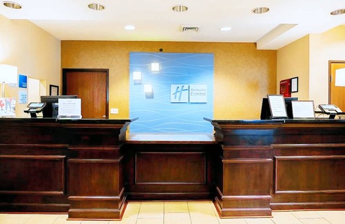 Sidney Hotel | Holiday Inn Express & Suites Sidney, an IHG Hotel