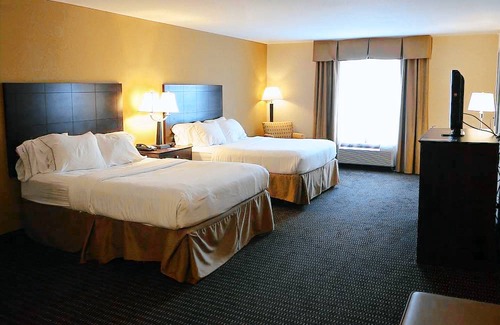 Sidney Hotel | Holiday Inn Express & Suites Sidney, an IHG Hotel