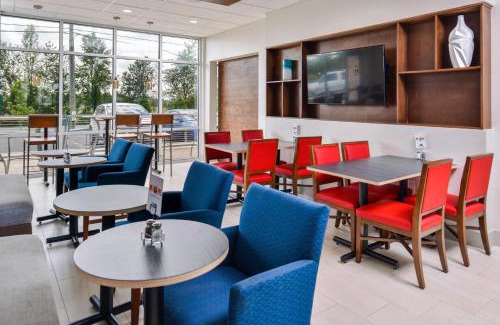 Siloam Springs Hotel | Holiday Inn Express & Suites - Siloam Springs by IHG