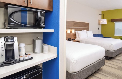 South Pinellas Community Council Hotel | Holiday Inn Express & Suites St. Petersburg - Madeira Beach by IHG