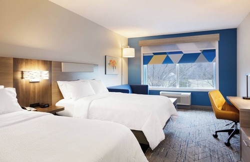 Stevensville Hotel | Holiday Inn Express & Suites Stevensville Benton Harbor by IHG