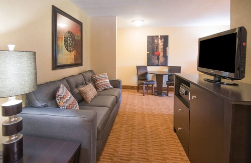 West Middlesex Hotel | Holiday Inn Express & Suites Sharon-Hermitage by IHG