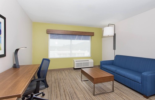 Williamsburg Hotel | Holiday Inn Express Williamsburg by IHG