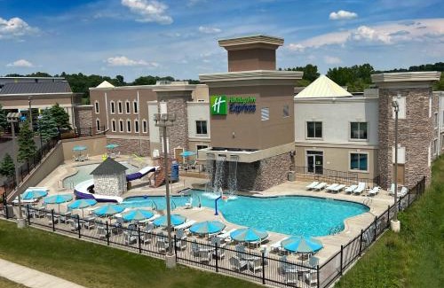 Lake Delton Hotel | Holiday Inn Express Wisconsin Dells by IHG