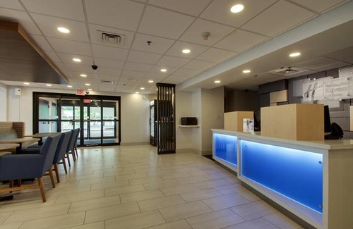 Echelon Hotel | Holiday Inn Express Voorhees Mt Laurel