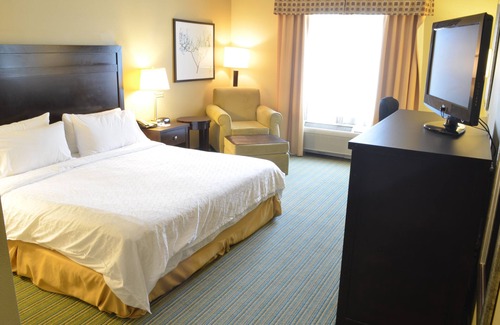 Waterloo Hotel | Holiday Inn Express Waterloo Cedar Falls by IHG
