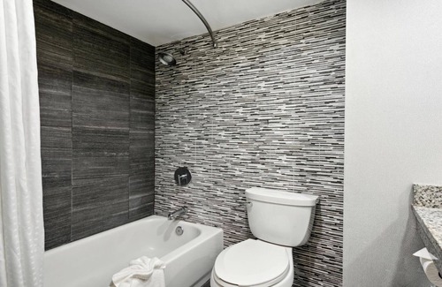 Lightfoot Hotel | Holiday Inn Express Williamsburg North by IHG