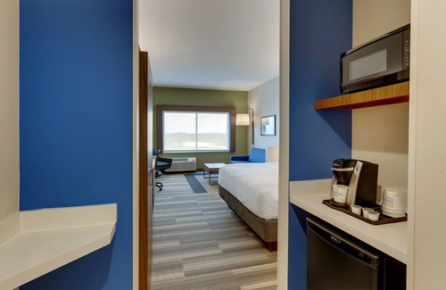 Kirkland Hotel | Holiday Inn Express Wilmington Porters Neck by IHG