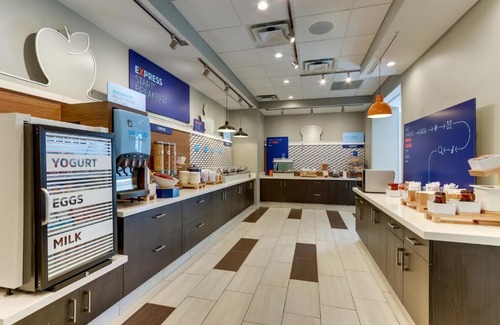 Kirkland Hotel | Holiday Inn Express - Wilmington - Porters Neck by IHG