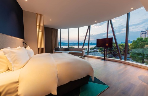 Wujiagang Hotel | Holiday Inn Express Yichang Riverside by IHG