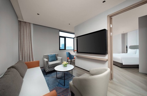 Jinshui District Hotel | Holiday Inn Express Zhengzhou Garden Road by IHG