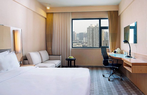 Huayuan Road Area Hotel | Holiday Inn Express Zhengzhou by IHG