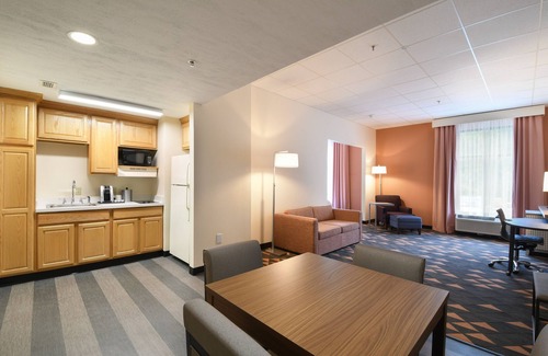 Fredericksburg Hotel | Holiday Inn Fredericksburg Conference Ctr by IHG