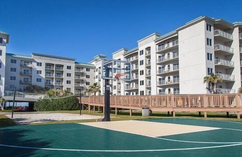 Beachside Village House | Holiday Inn Galveston Beach Resort -1BD Sleeps 4