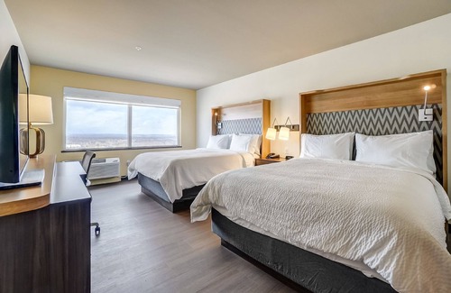 District Saint - Raymond - Vanier Hotel | Holiday Inn Gatineau - Ottawa by IHG